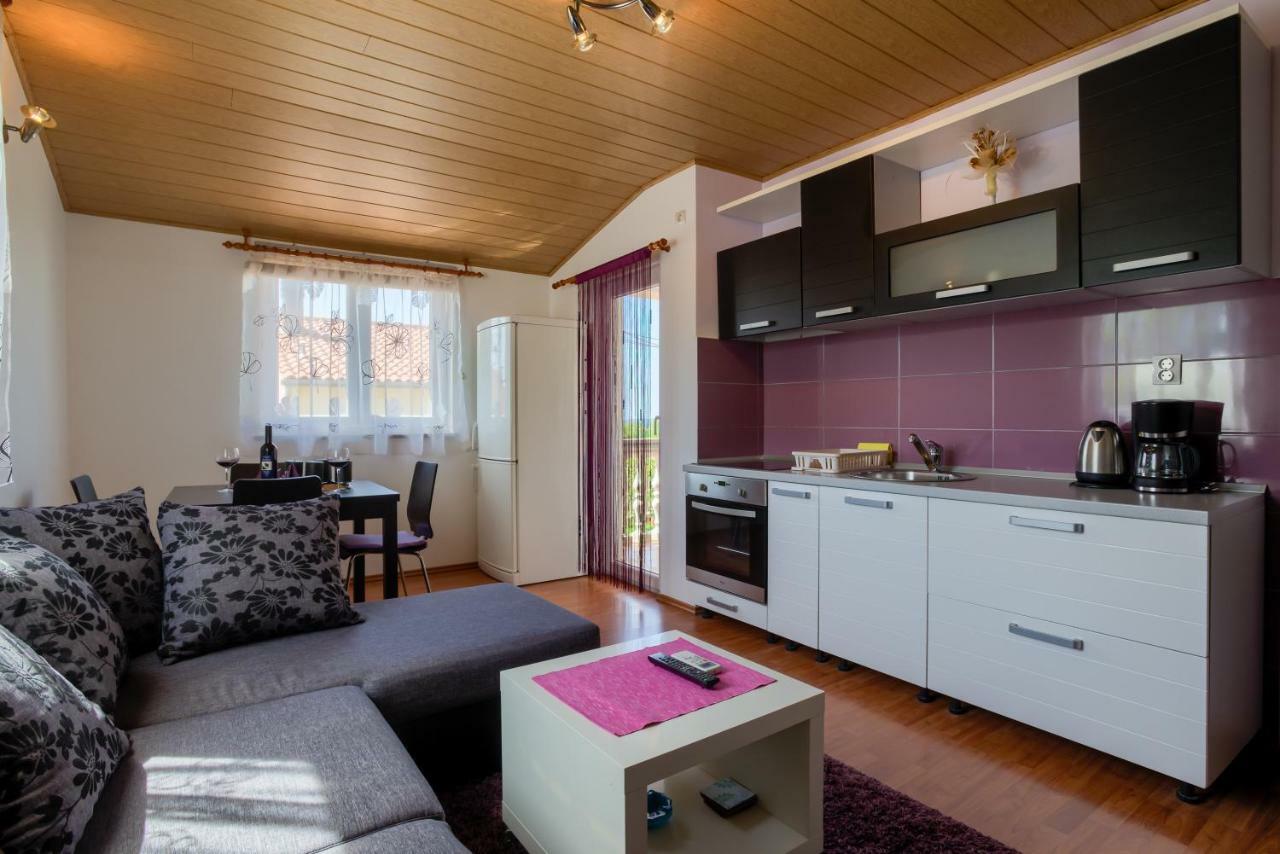 Apartment Monica Liznjan Luaran gambar