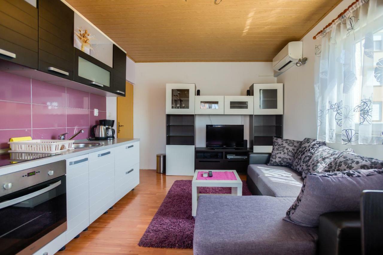 Apartment Monica Liznjan Luaran gambar