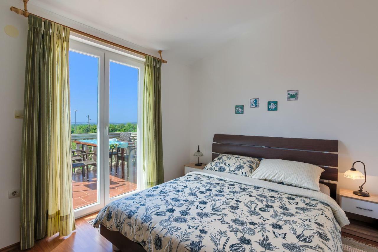 Apartment Monica Liznjan Luaran gambar
