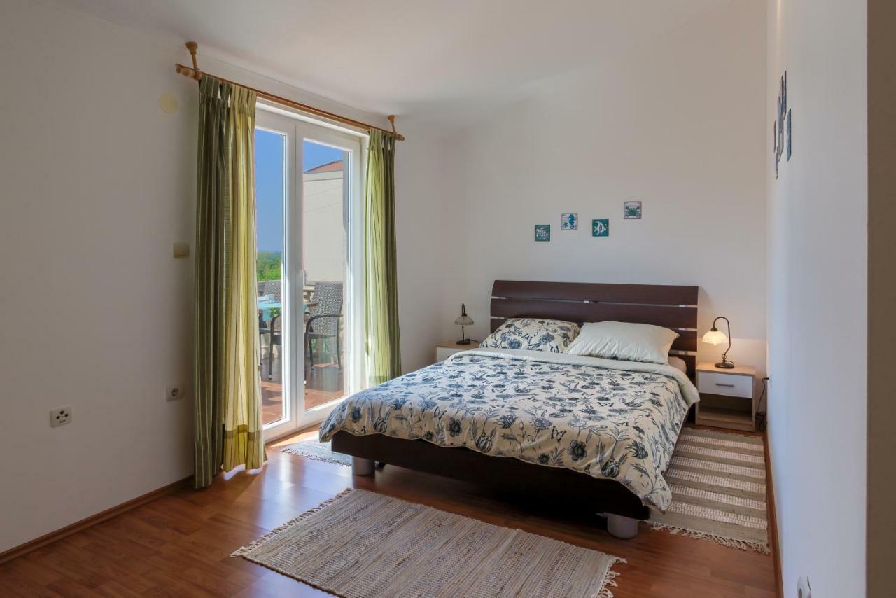 Apartment Monica Liznjan Luaran gambar