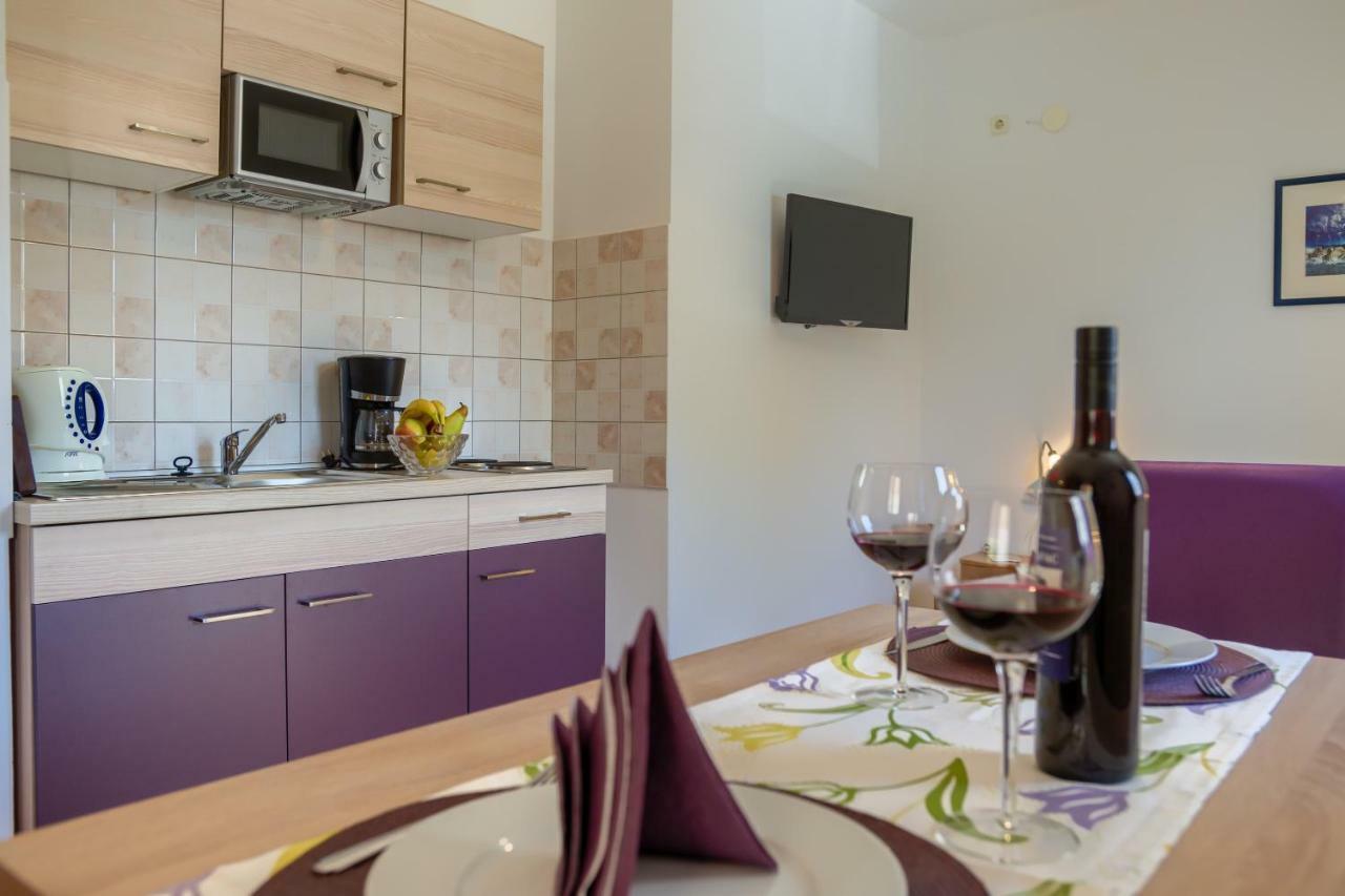 Apartment Monica Liznjan Luaran gambar