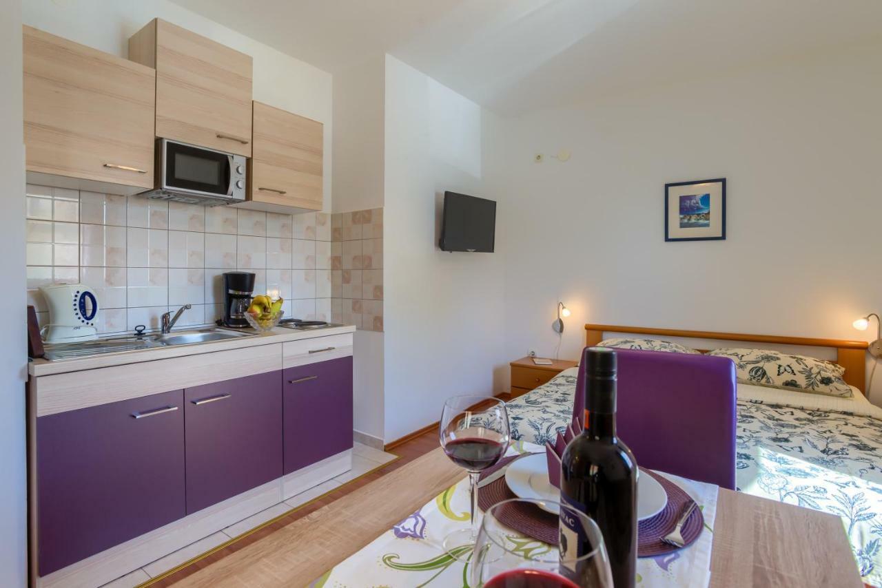 Apartment Monica Liznjan Luaran gambar