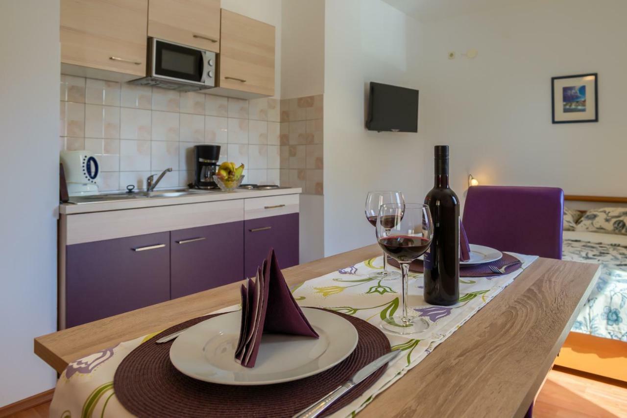 Apartment Monica Liznjan Luaran gambar